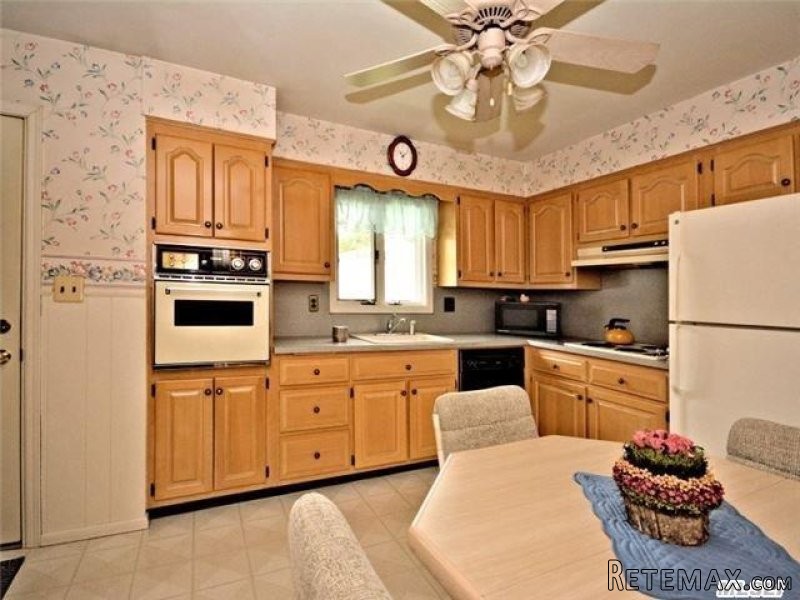 3 bedroom House For Sale: 74 Dix Dix.. - 2