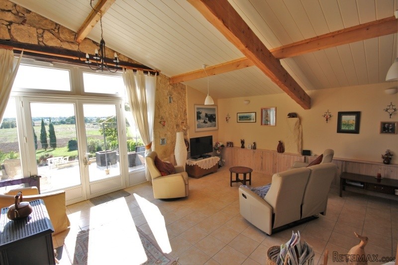 4 bedroom farmhouse with good views.. - 2