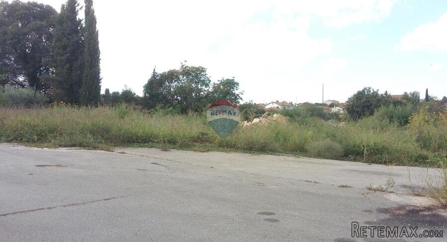 Istra, Buje, Kaštel - građevinsko zemljište stambene namjene