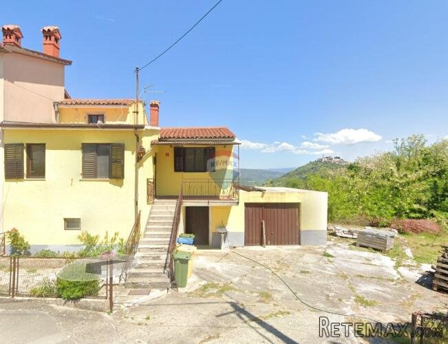 Istra, Motovun okolica - kuća u nizu, zadnja - pogled Motoun
