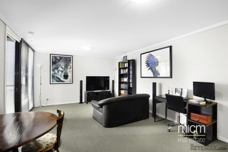 Spacious and Bright in the Arts Precinct