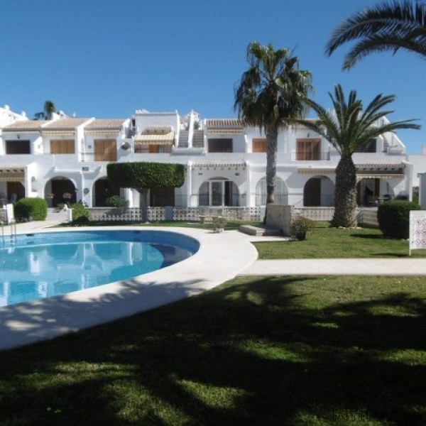 2 bedroom, 1 bathroom Apartment, (build..
