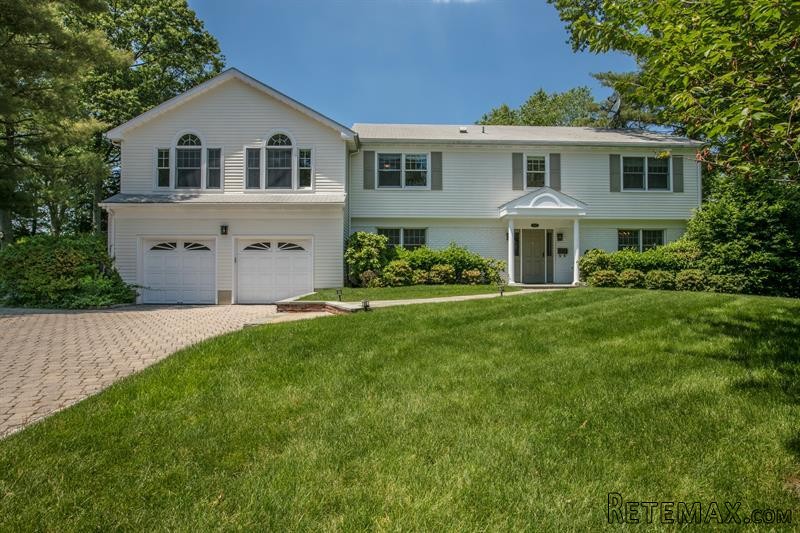 5 bedroom House For Sale: 1031 Cove..