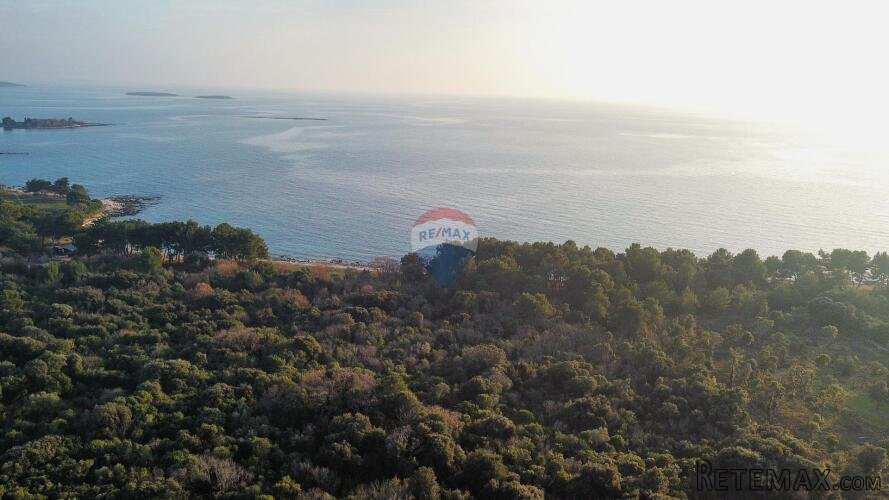 Rovinj - poljoprivredno zemljište 200 m od mora