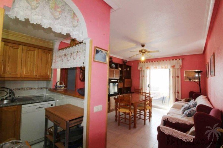 Beautiful apartment on the ground floor on the corner with.. - 2