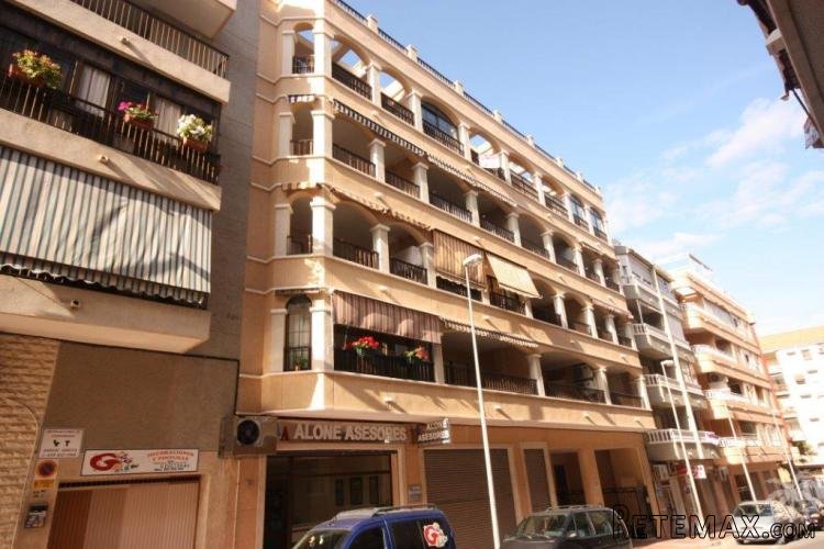 Penthouse located close to the promenade of Guardamar! The..