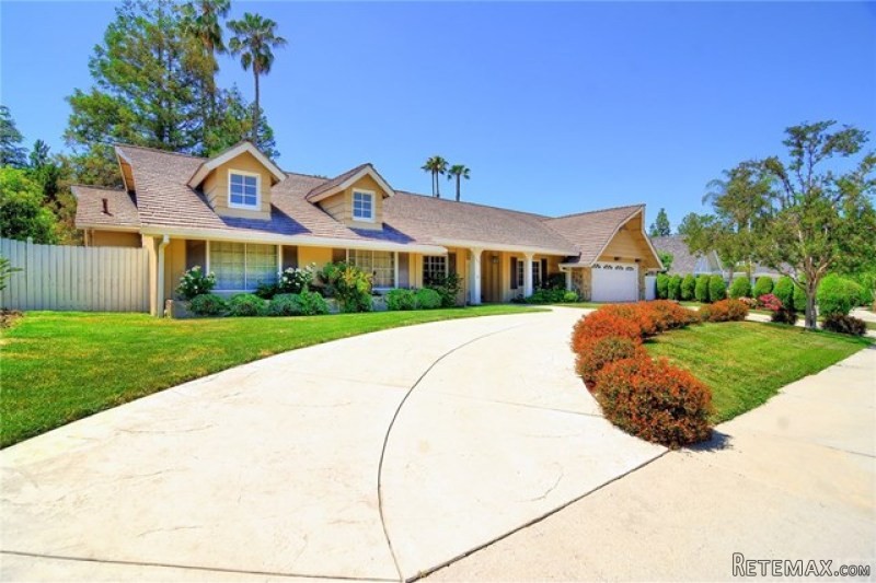 5001 Kelvin Avenue | Woodland Hills..
