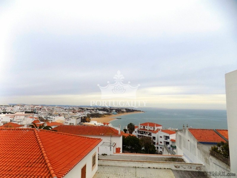 Beautiful Apartment Near The Ocean In..