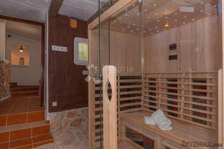 EKSKLUZIVNA VILA SA BAZENOM - 5