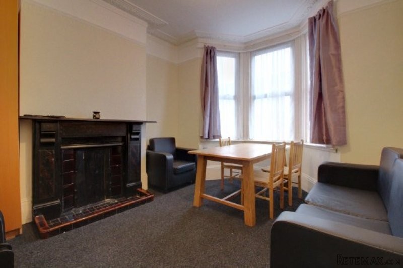 2 bedroom, Flat house for sale - 2