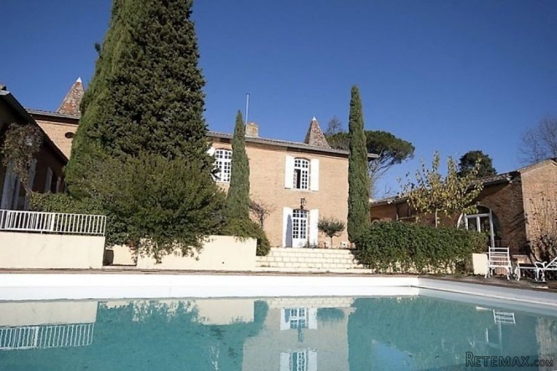 Chateau And Gite Complex With Various..