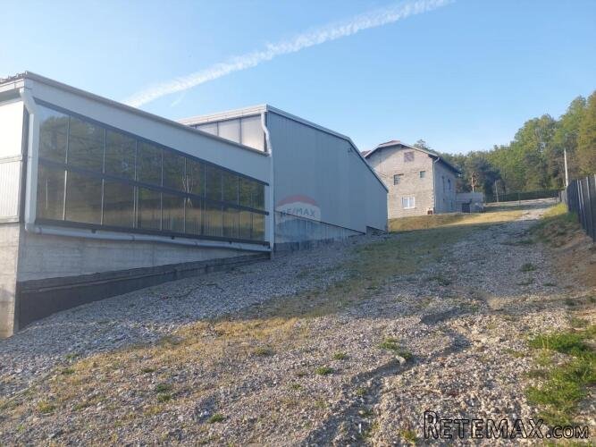 Zagreb - Dragonožec, INDUSTRIJSKA HALA 820m2 + kuća