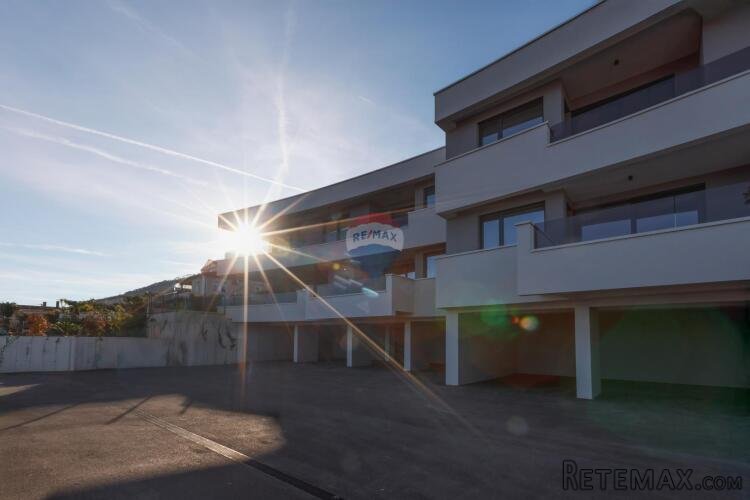 Opatija,Lovran- novogradnja s garažom, okućnicom, blizu mora