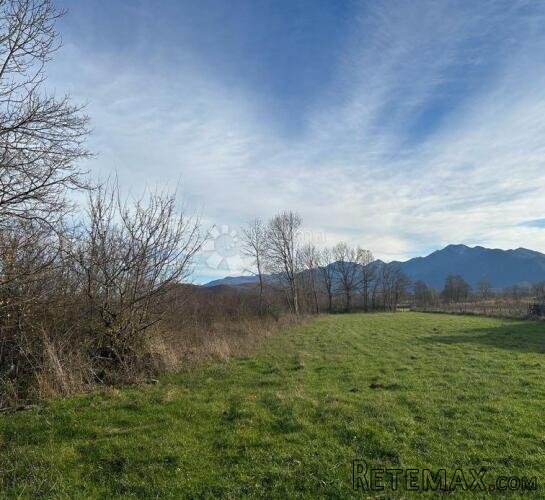 GOSPODARSKO IMANJE SMILJAN 2800 M2 - 2