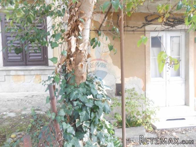 Istra, predgrađe Pule, Veli Vrh, 2 kuće u nizu, pomoćni... - 2