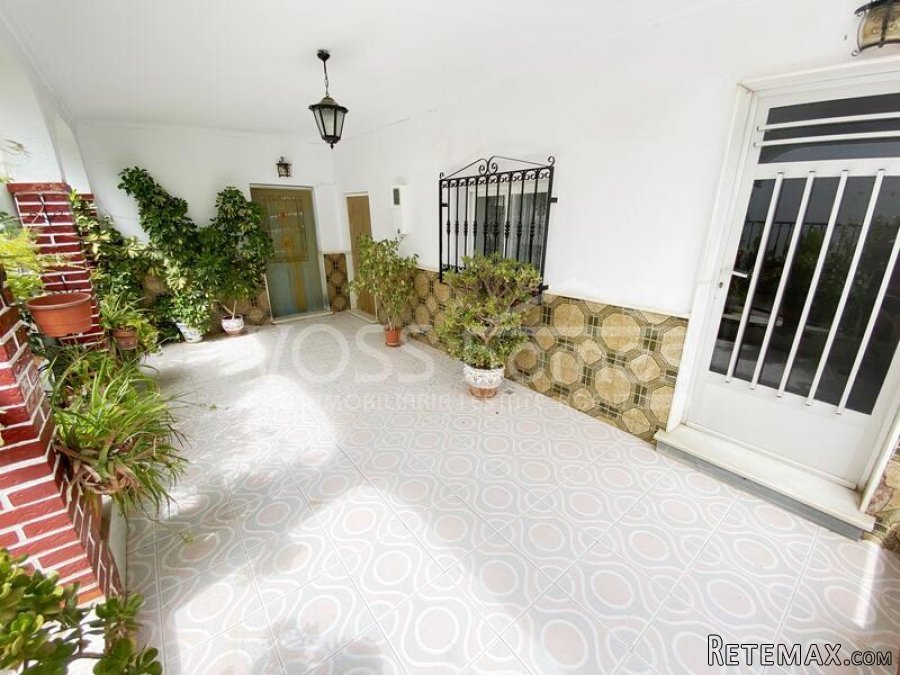 NEW LISTING TO VOSS HOMES - A lovely, traditional Spanish 5.. - 2