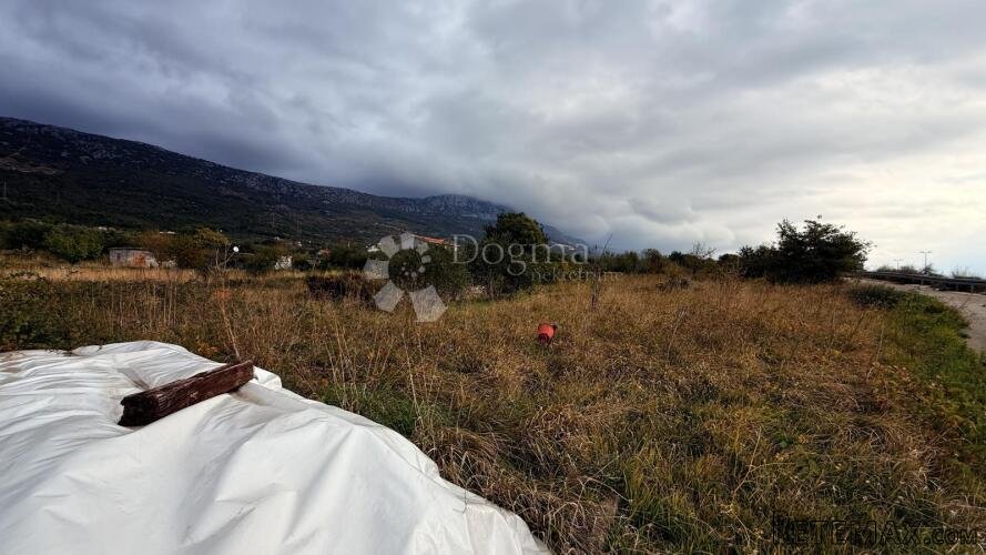 Poljoprivredno zemljište 2200 m² u Kaštel Lukšiću – najam, 2 - 2