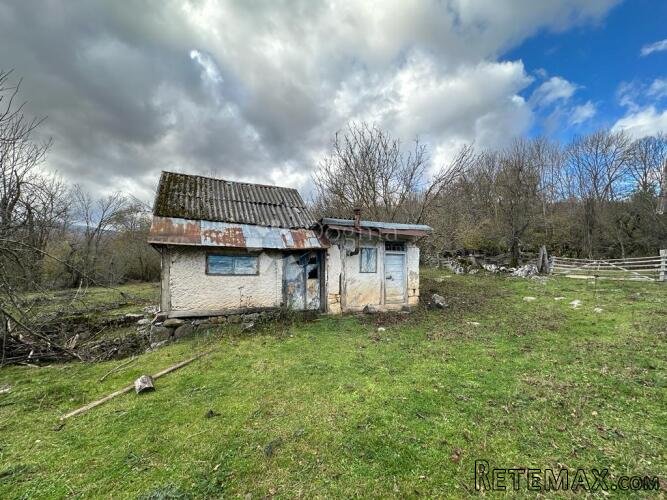 GOSPODARSKO IMANJE SMILJAN 2800 M2 - 3