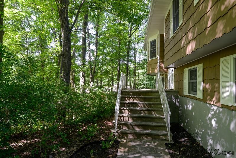 3 bedroom House For Sale: 10 Michael.. - 2