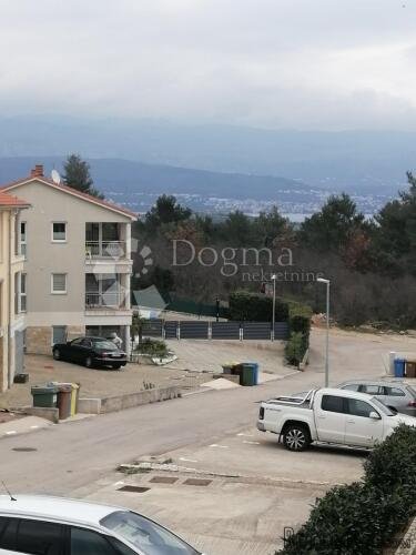 ČIŽIĆI APARTMAN U VISOKOM POTKROVLJU