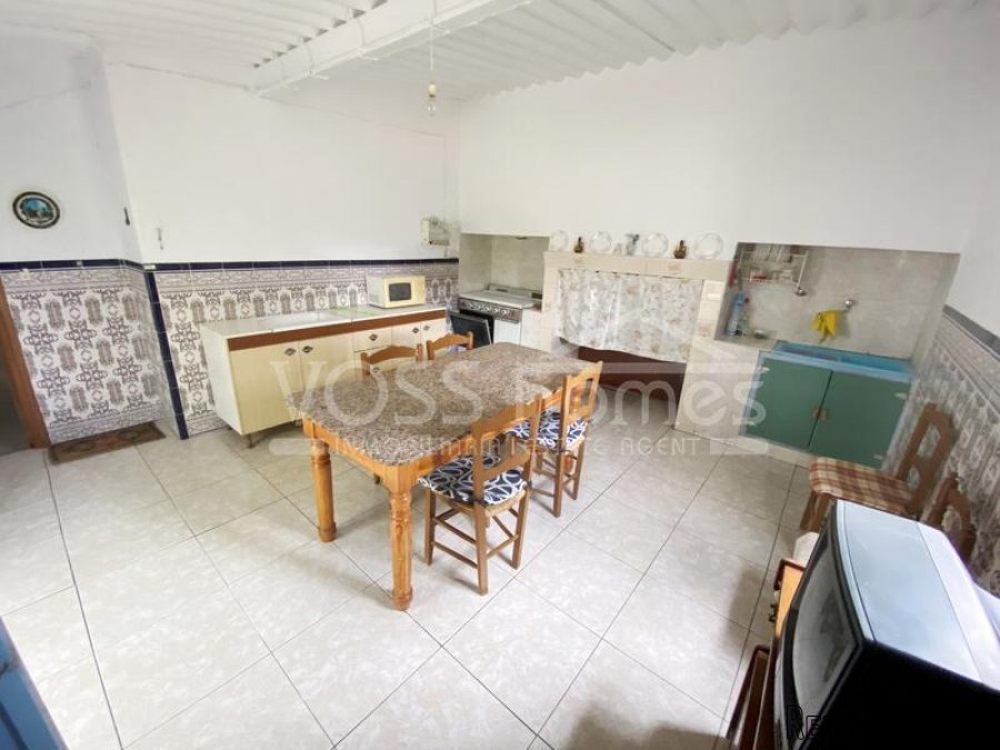 NEW LISTING TO VOSS HOMES - A lovely, traditional Spanish 5.. - 8