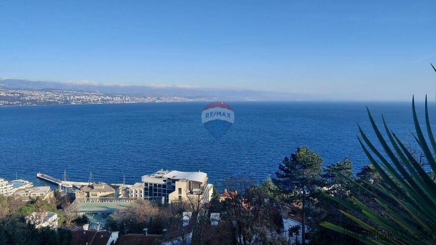 Opatija - luksuzni stan s vlastitim bazenom i panoramskim po