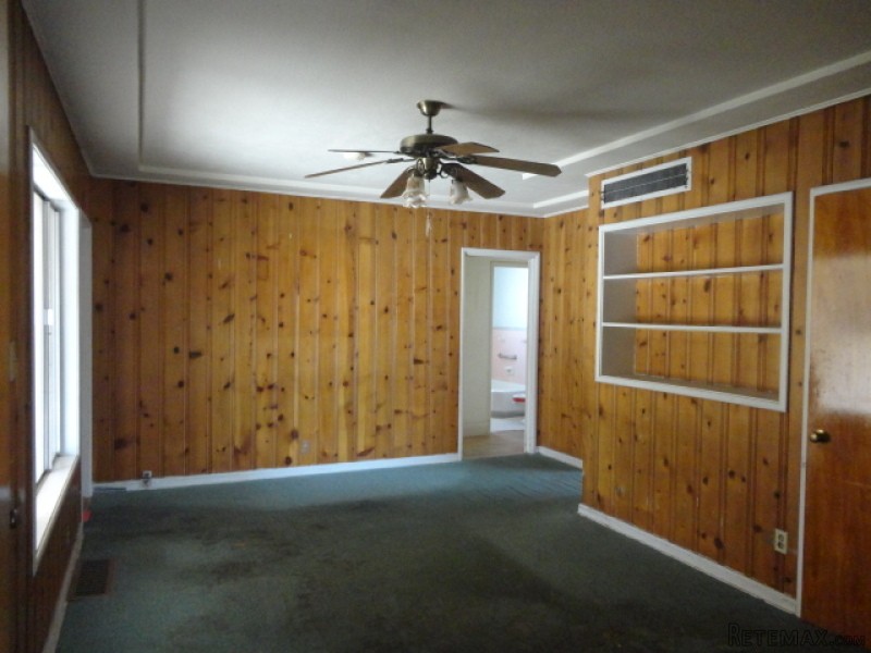 925 W Princeton Ave Fresno, CA, 93705..