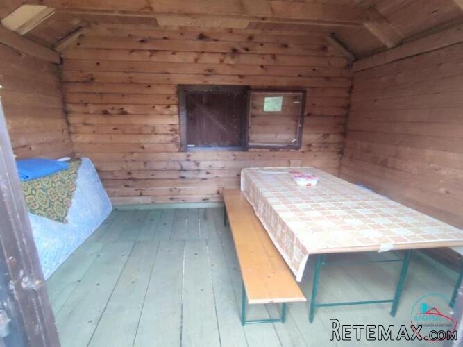 Zemljište sa vikendicom između rijeka Korane i Toplice