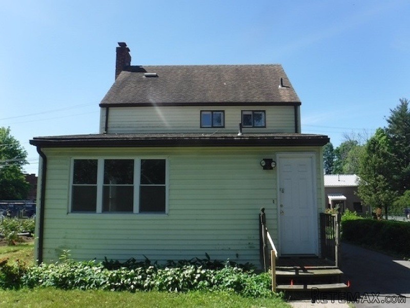 32 Sterling Rd East Hartford, CT, 06108.. - 2