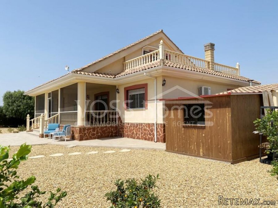 A beautifully maintained, quality built, two-storey, 3 bed.. - 11