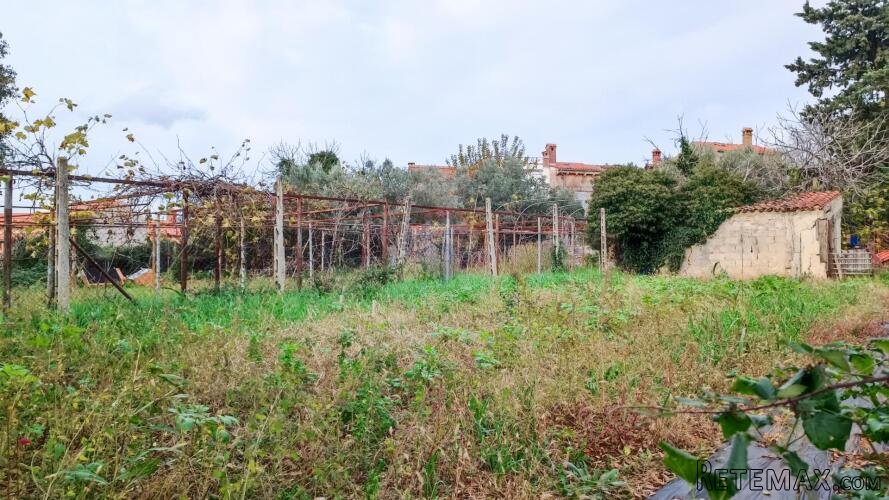 Istra, Valtura - građevinsko zemljište s ucrtanim objektima