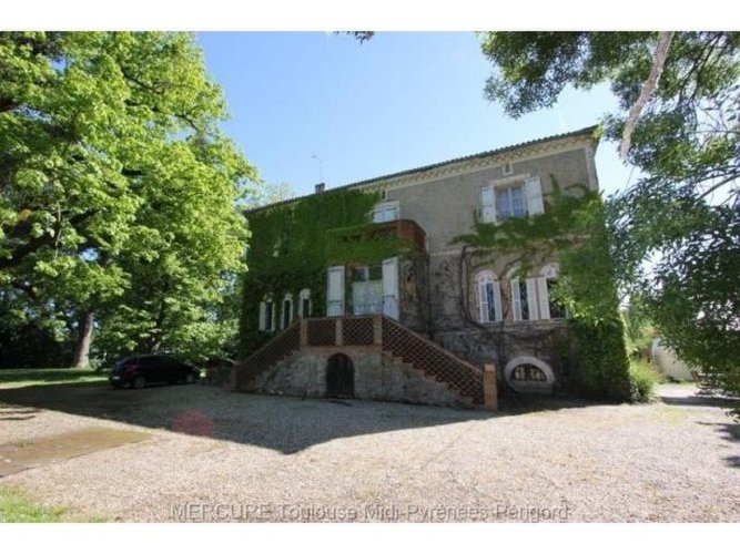 6 bedroom House For Sale: 31000.. - 2