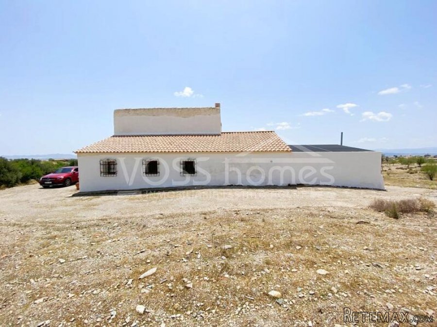NEW & EXCLUSIVE LISTING TO VOSS HOMES - A spacious.. - 12