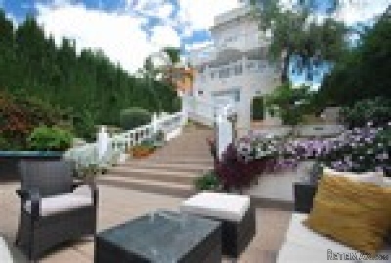 5 Bedrooms - Villa - Malaga - For Sale