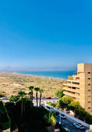 Apartamento en primera línea con una hermosa vista al mar..