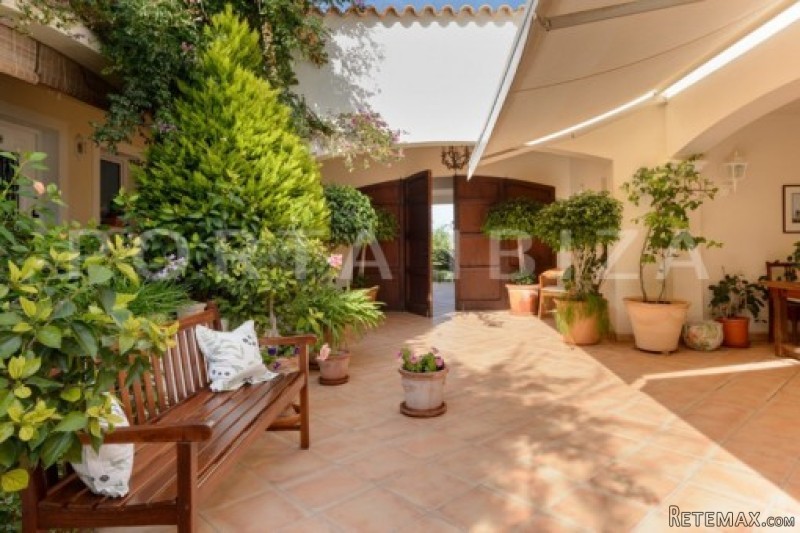 Fabulous property with stunning sea.. - 2