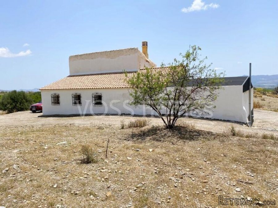 NEW & EXCLUSIVE LISTING TO VOSS HOMES - A spacious.. - 13