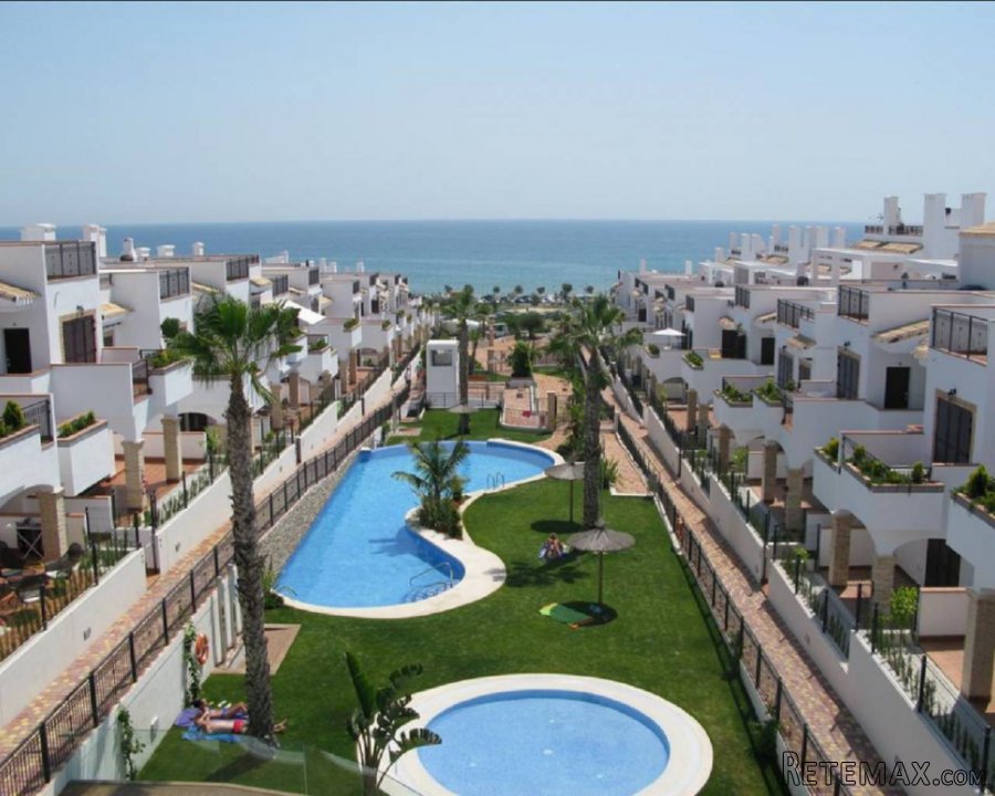 Habitaciones: 2 Baños: 2 Construidos: 66m2 Cocinas: 1..