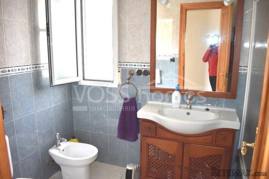 A beautifully presented, very spacious, 2 bedroom, 1.. - 16