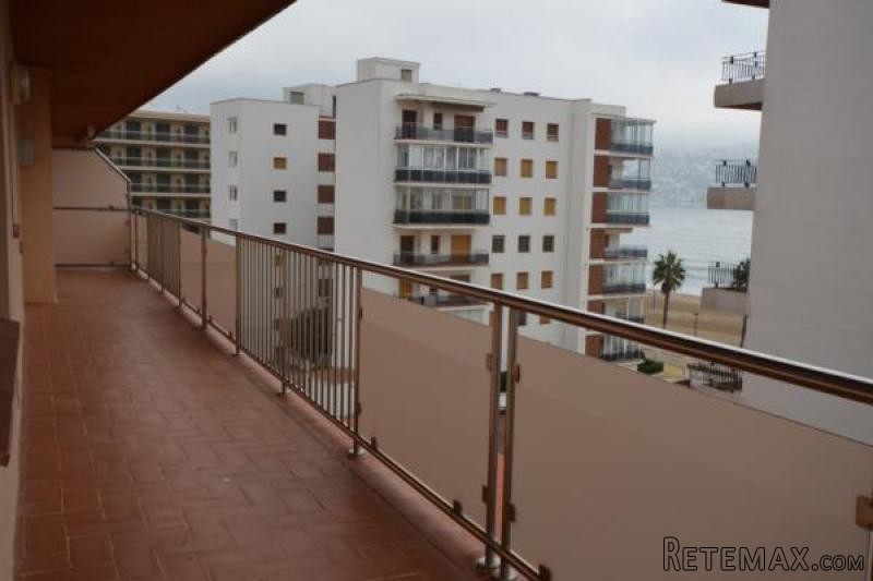 ROSES SANTA MARGARIDA: Spacious 3.. - 2