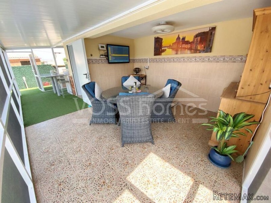 A beautifully maintained, quality built, two-storey, 3 bed.. - 19