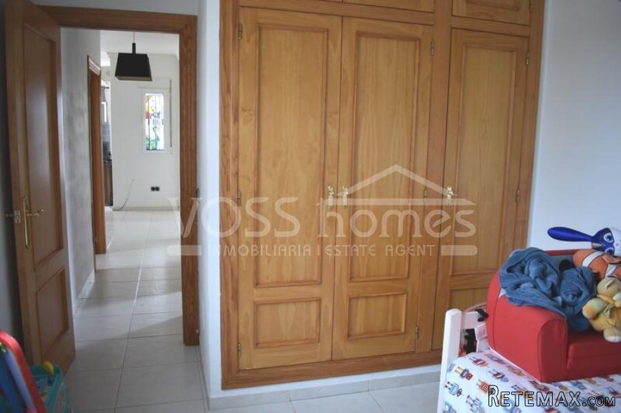 A beautifully presented, very spacious, 2 bedroom, 1.. - 19