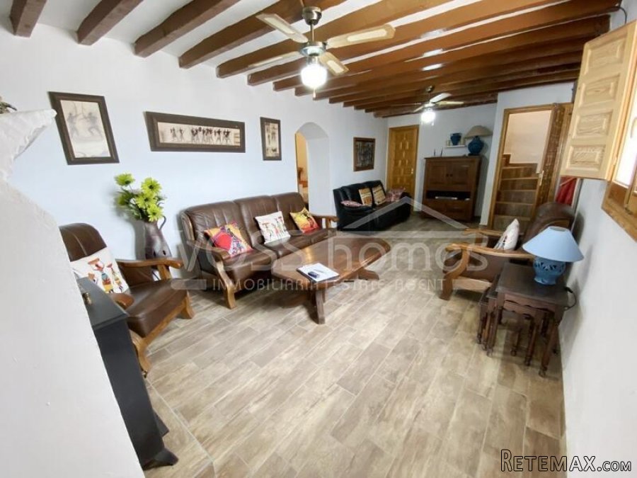 NEW & EXCLUSIVE LISTING TO VOSS HOMES - A spacious.. - 19