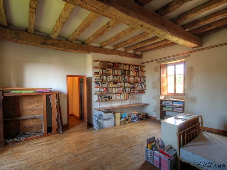 Lusseray (79) - Detached ancient priory (C14th) with 2 bedrooms.. - 10