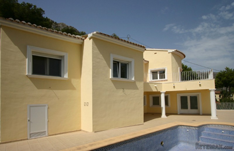 3 Bedrooms - Villa - For Sale