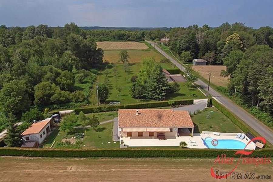 Roussines (Charente) - Immaculately presented three bedroom.. - 4