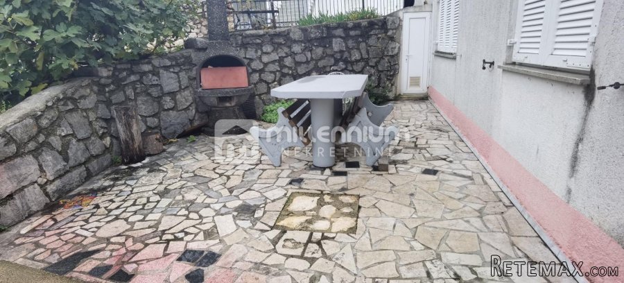 Jadranovo, 5 apartmana, nekretnina za investiciju!