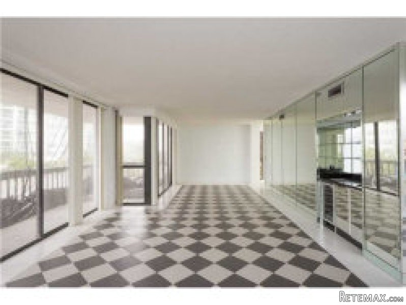 20281 East Country Club Dr, Unit 214..