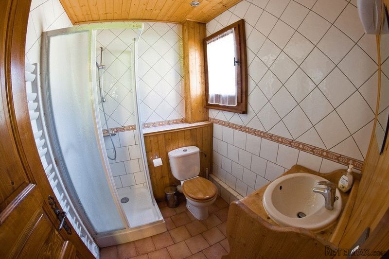 6 Bedroom Chalet La Ravine, Les Gets - 2