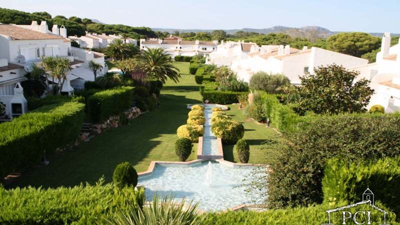 Nice terraced house with private garden.